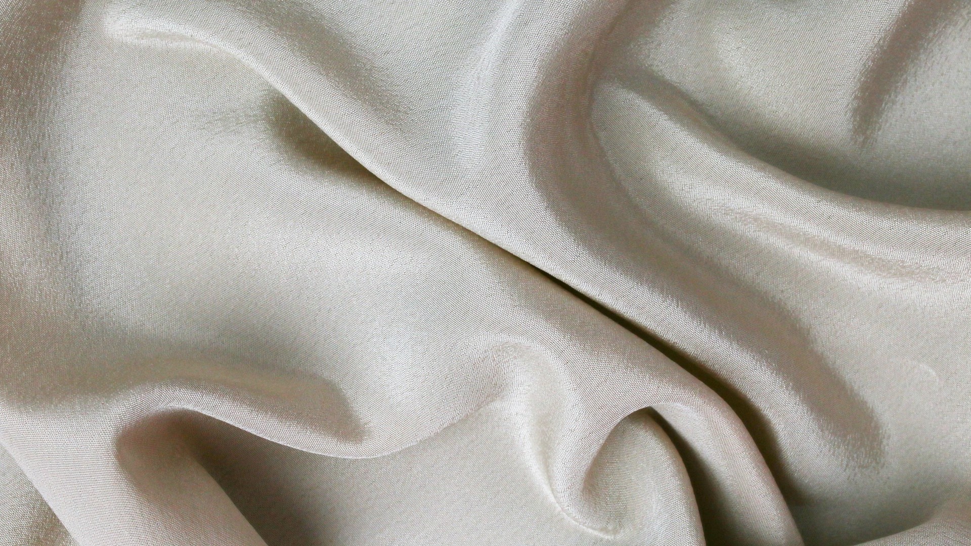 Limited Editions silver rippled silk luxury